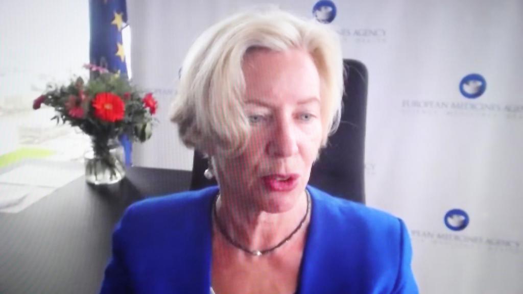 La directora ejecutiva de la EMA, Emer Cooke.