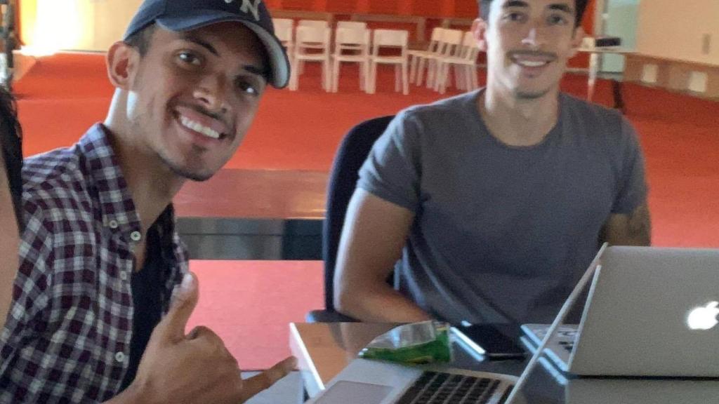 Parte del equipo de Coco, trabajando en su proyecto