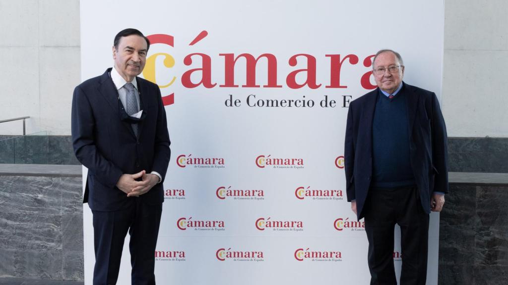 José Luis Bonet y Pedro J. Ramírez momentos antes del inicio del V Foro FP Dual El Español