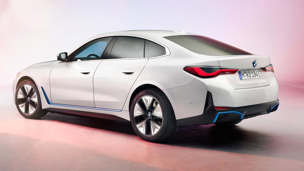 Podrá tener hasta 530 CV lo que augura un comportamiento deportivo.