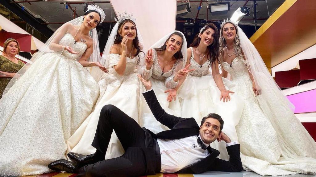 Aytekin en una imagen del espacio de vestidos de novia que condujo.