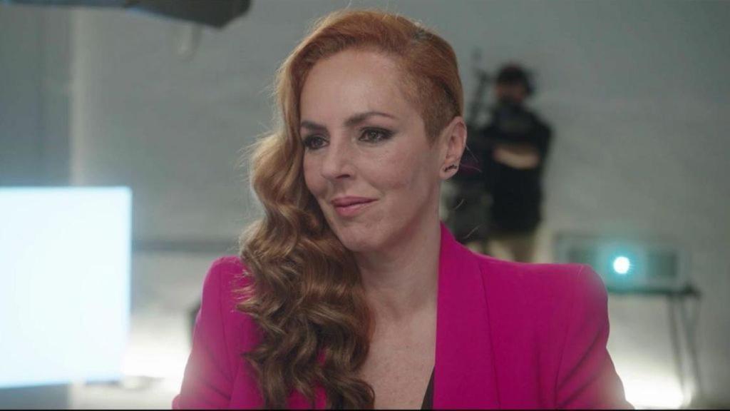 ¿Cuál es la canción que suena en el documental de Rocío Carrasco?