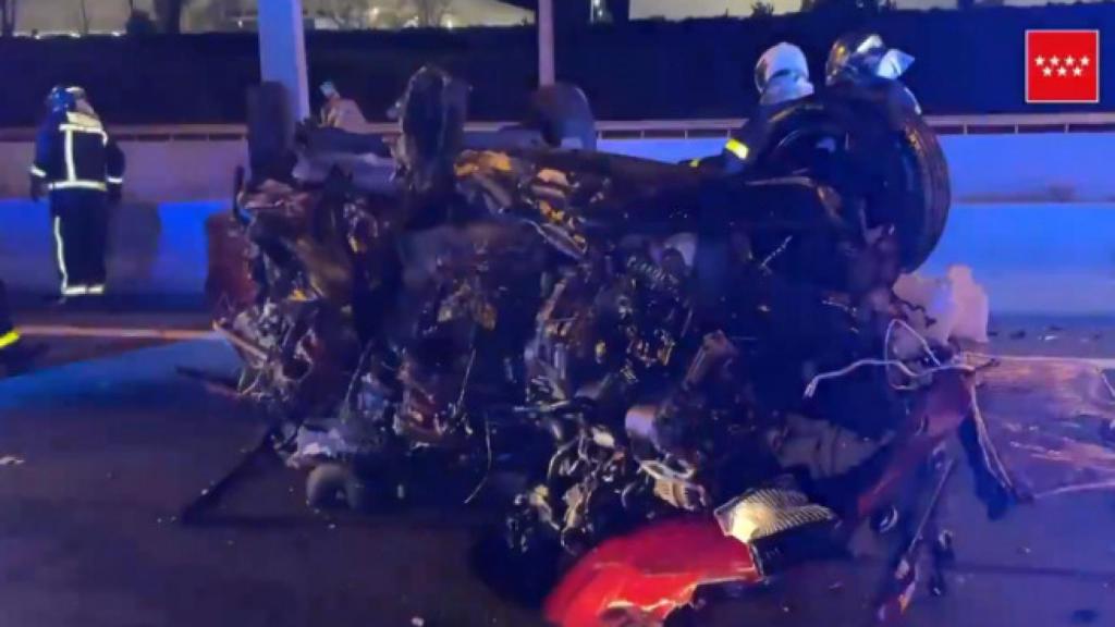 Uno de los coches implicados en la colisión.