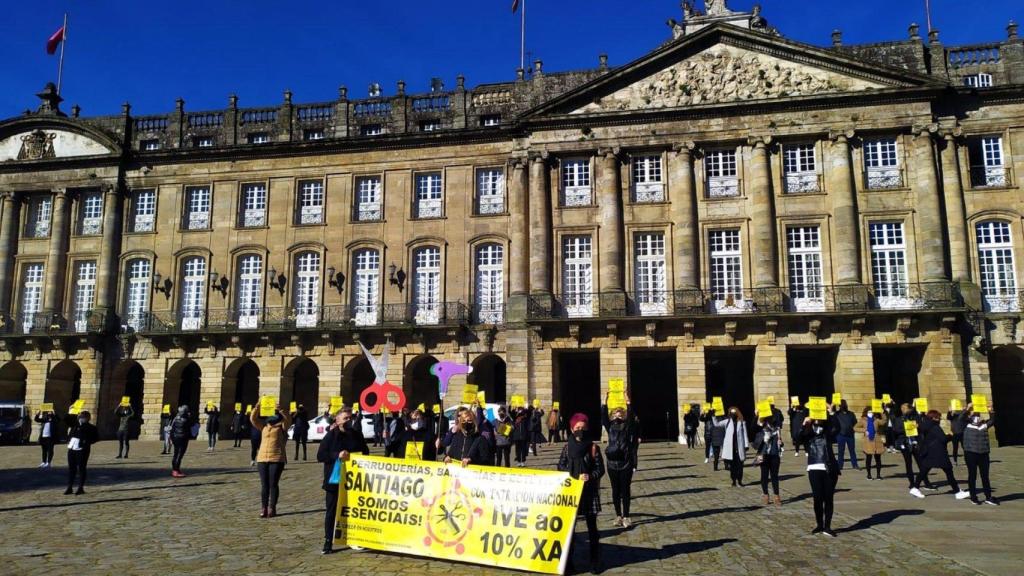 Protesta del sector de las peluquerías en la Praza do Obradoiro.