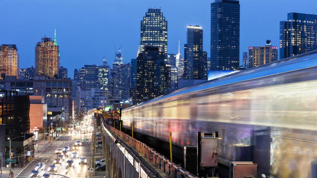 En Europa, los operadores destinan a mantenimiento entre 15.000 y 25.000 millones de euros cada año. La digitaliación debería ahorrar hasta un 30 % en estos costes.