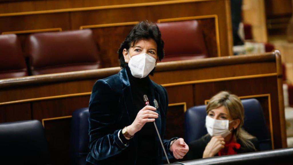 Celáa durante su intervención contestando al diputado popular.