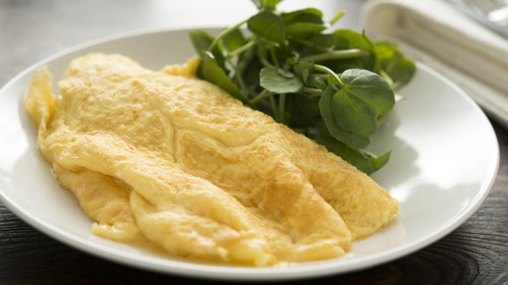 Su sencilla elaboración y su bajo aporte calórico hacen que la tortilla francesa sea la comida perfecta.