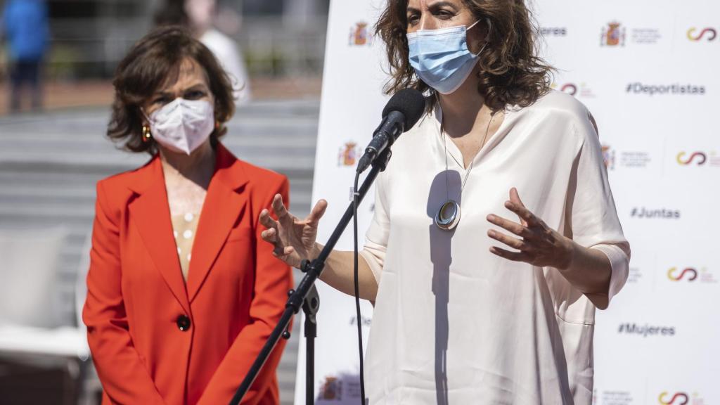 Carmen Calvo e Irene Lozano, en la presentación de la Liga Ellas
