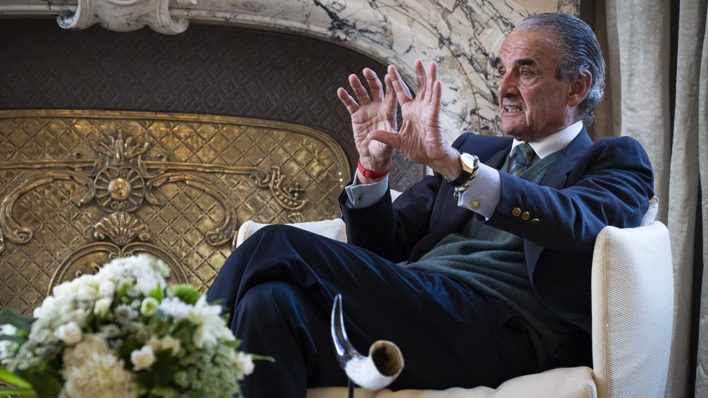 Casi treinta años después, Mario Conde vuelve al que fue su despacho en Banesto.