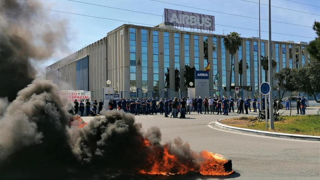 Imagen de archivo de una concentración en la planta de Airbus de Puerto Real (Cádiz).