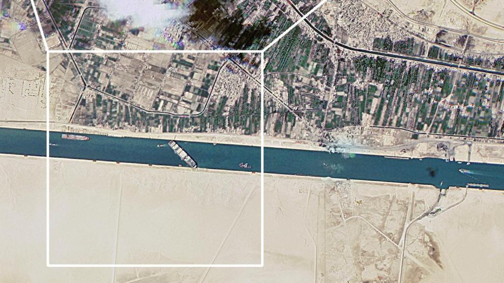 Imagen satelital que muestra la disposición del barco Ever Given