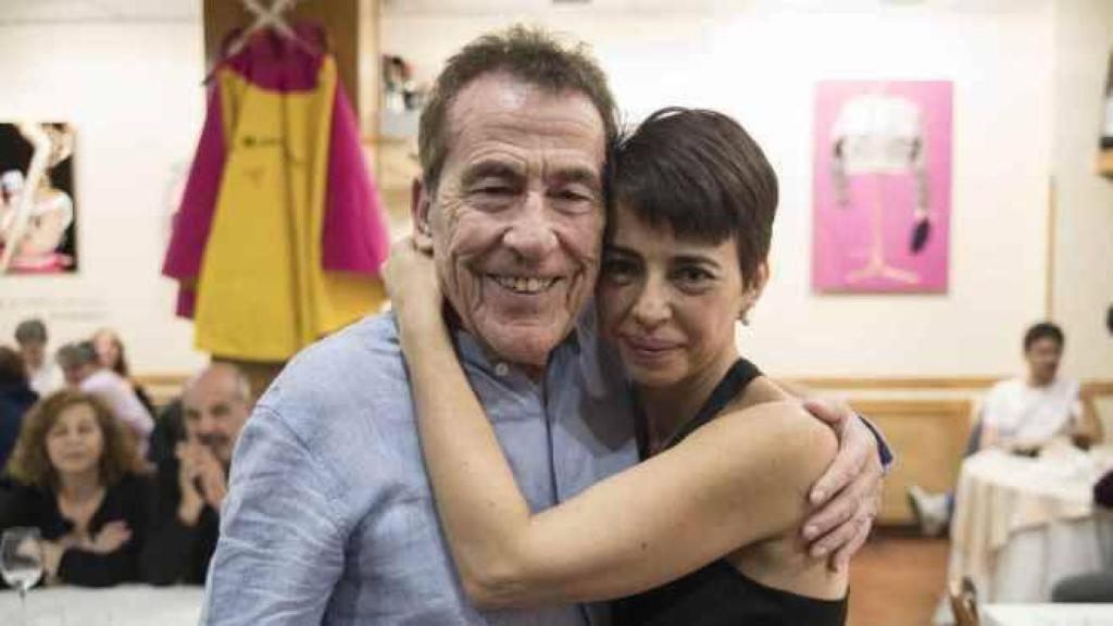 Fernando Sánchez Dragó con Enma, su última novia conocida