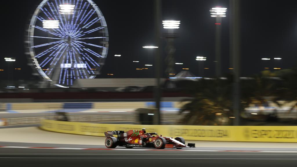 Carlos Sainz en el circuito de Sakhir