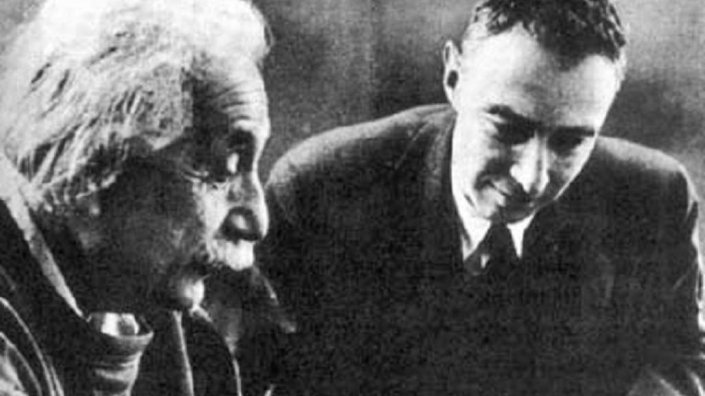 Einstein_oppenheimer