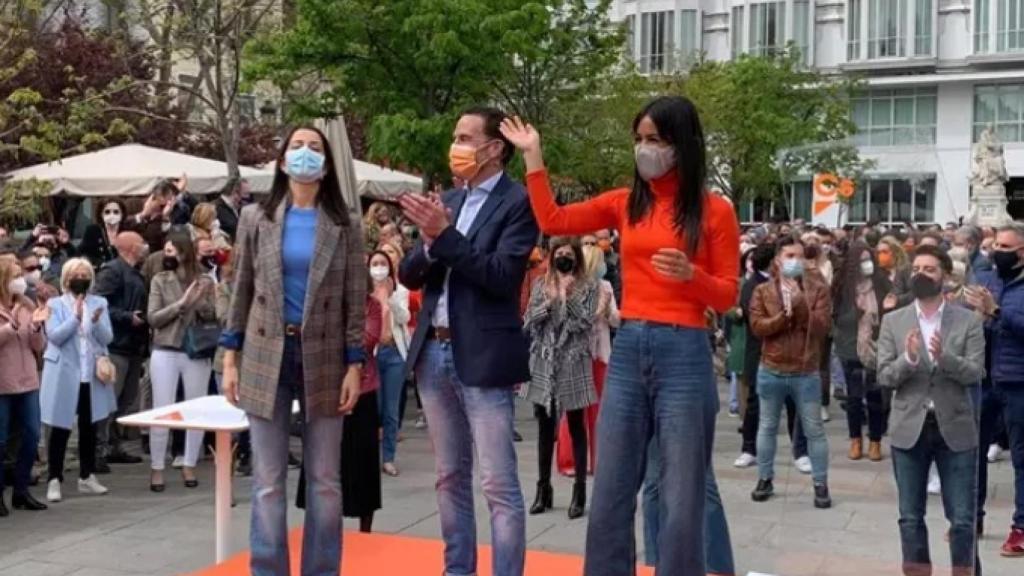 Edmundo Bal junto a Inés Arrimadas y Begoña Villacís este sábado en Madrid.