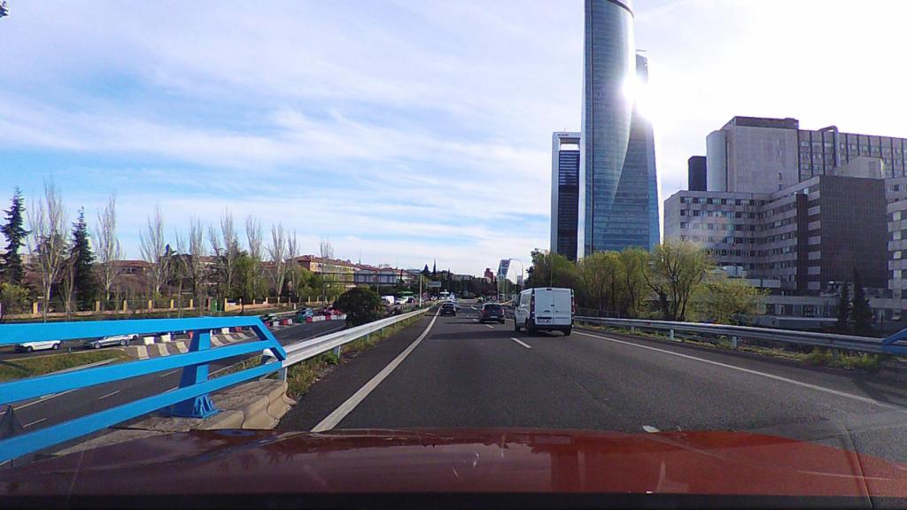 Imagen tomada por el autor de esta noticia con la cámara de Citroën en los alrededores de Madrid.