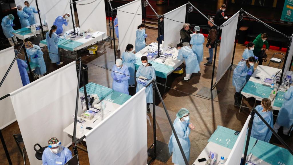 Los asistentes se han realizado test de antígenos.