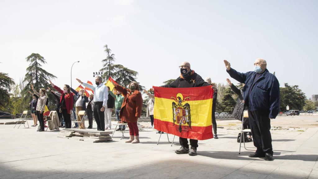 Manifestantes franquistas, este domingo en Madrid.