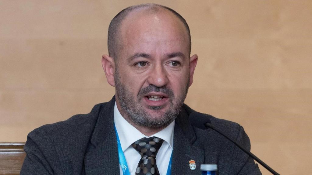 El patrón mayor de Burela, Basilio Otero.