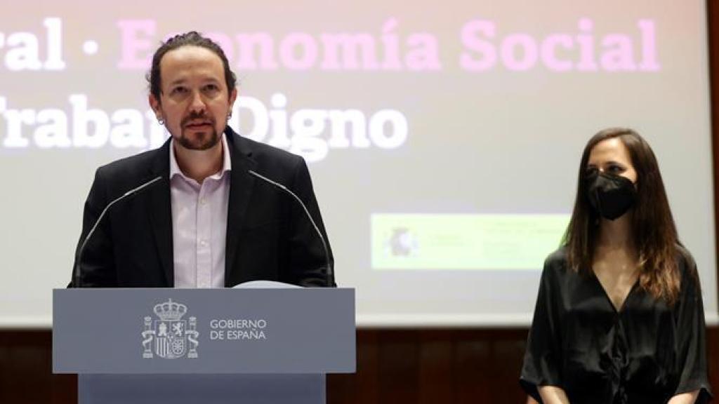 Pablo Iglesias junto a Yolanda Díaz y Ione Belarra en el traspaso de carteras.