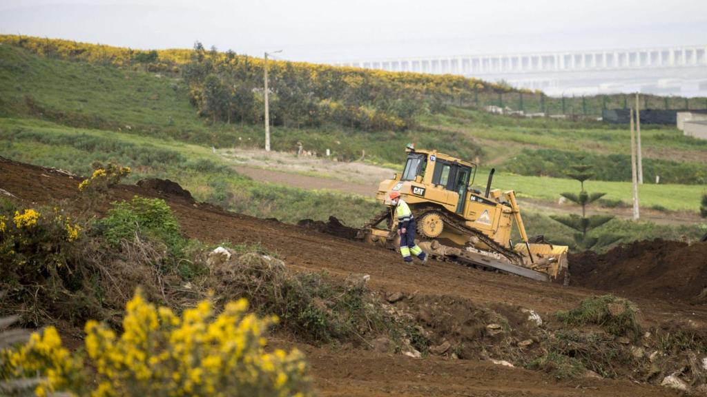 Inicio de los trabajos para construir el poliducto en A Coruña.