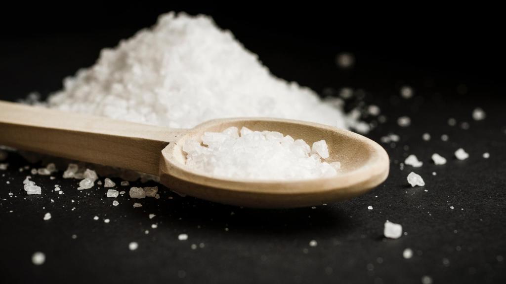 Cristales de sal gorda.