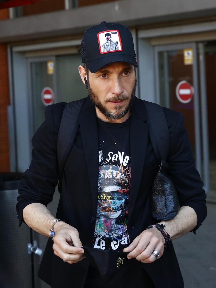 Antonio David, con gesto serio, explica por qué no ha hablado en las dos últimas semanas.