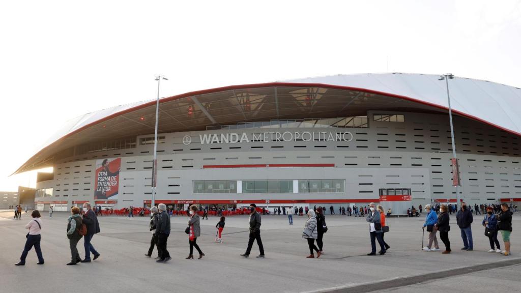 Los accesos al Wanda Metropolitano, en el inicio de la vacunación para la población general entre 60 y 65 años.