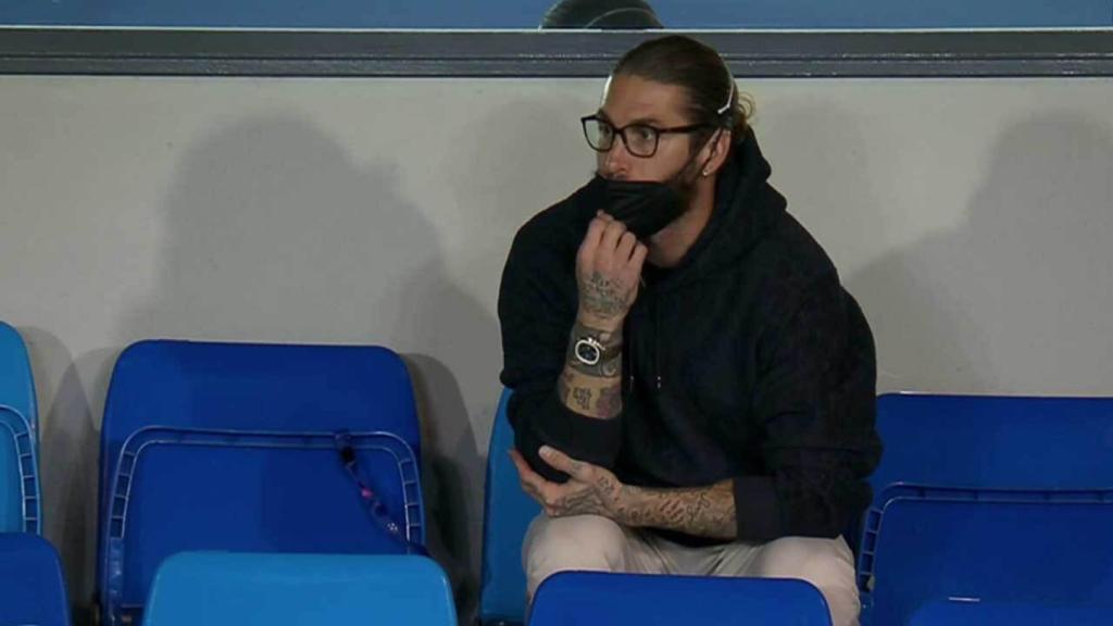 Sergio Ramos, en la grada del Alfredo Di Stéfano viendo el Real Madrid - Liverpool