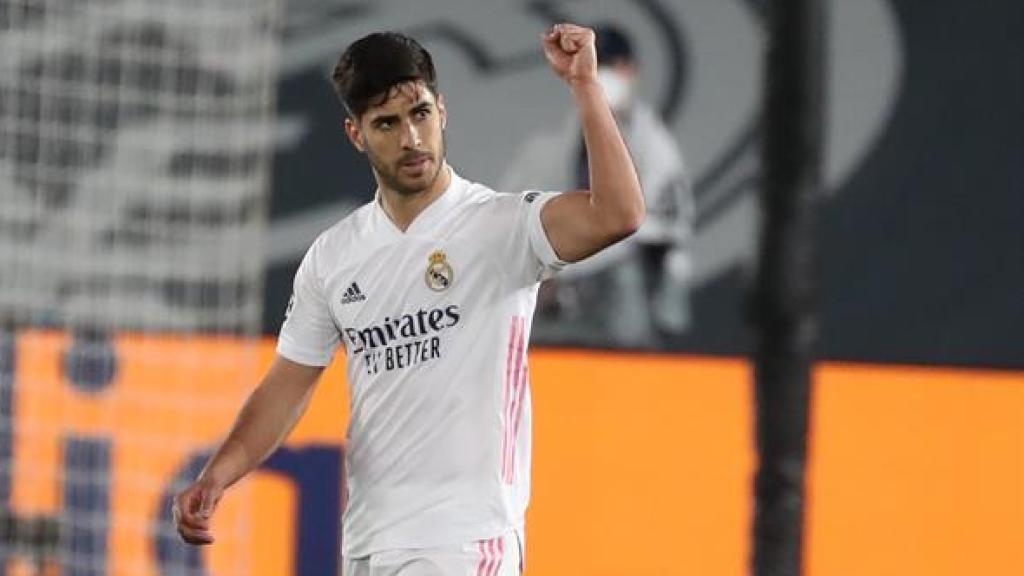 Marco Asensio celebra su gol con el puño en alto