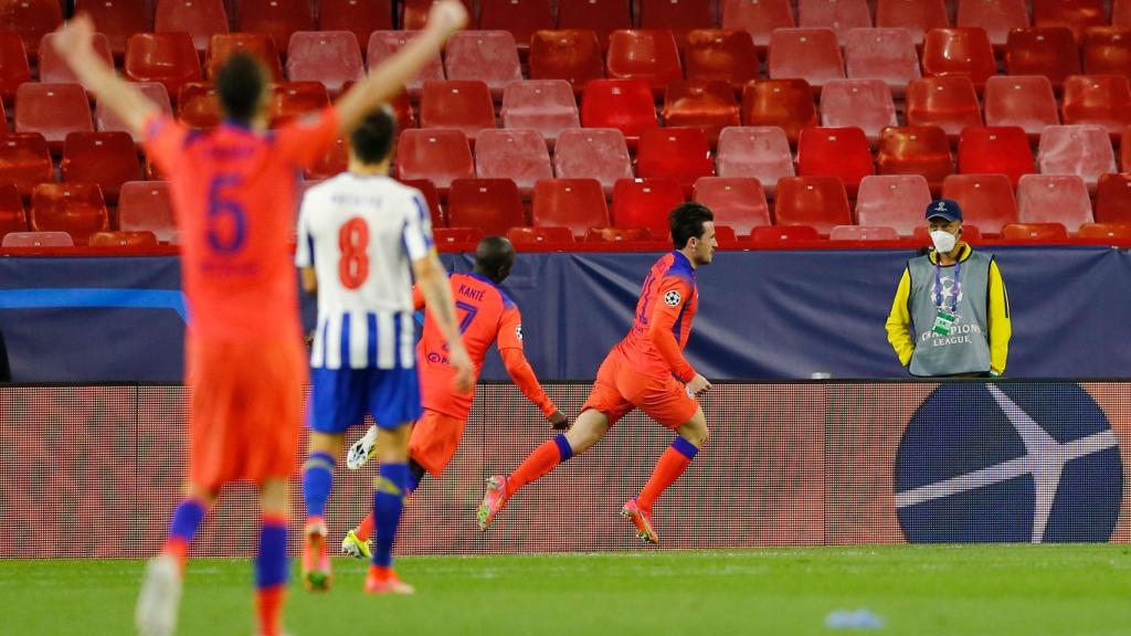 Chilwell celebra el gol del Chelsea ante el Oporto