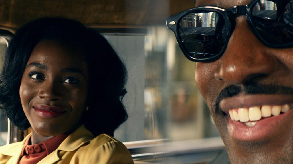 Lucky y Henry rumbo a su nuevo destino en 'Them'.