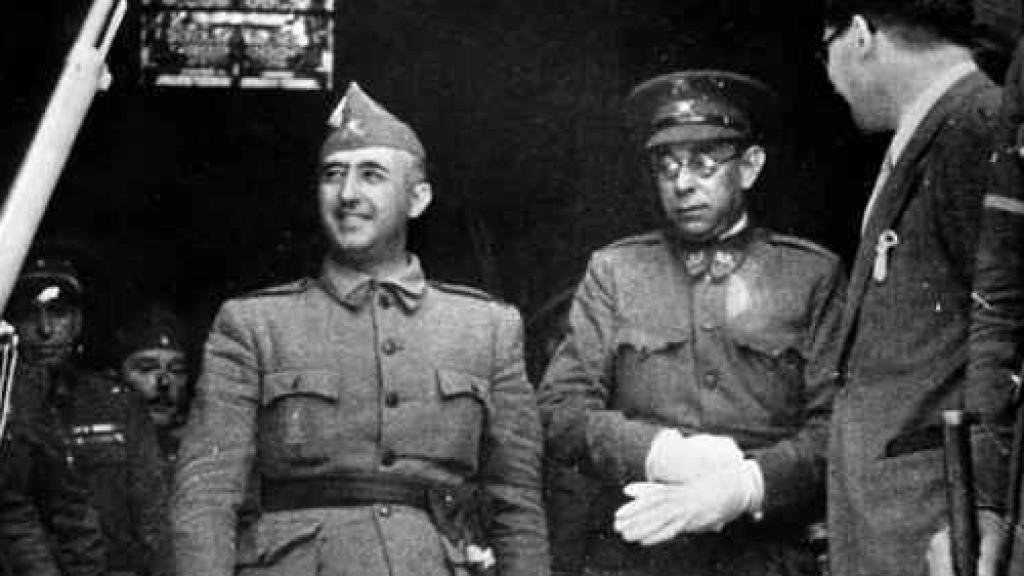 Franco y el general Mola, que lideraron la sublevación de julio de 1936.