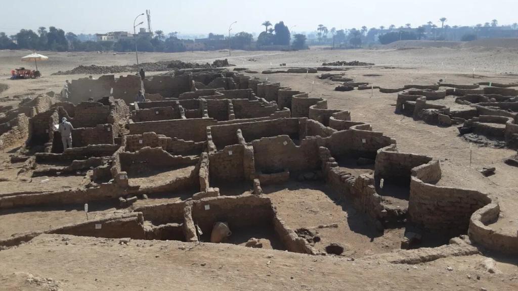 Restos de la ciudad oculta de 'El ascenso de Atón'.
