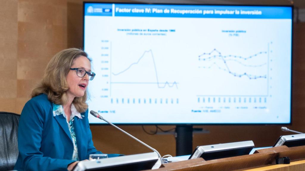 La vicepresidenta económica, Nadia Calviño, durante la presentación del nuevo cuadro macroeconómico.
