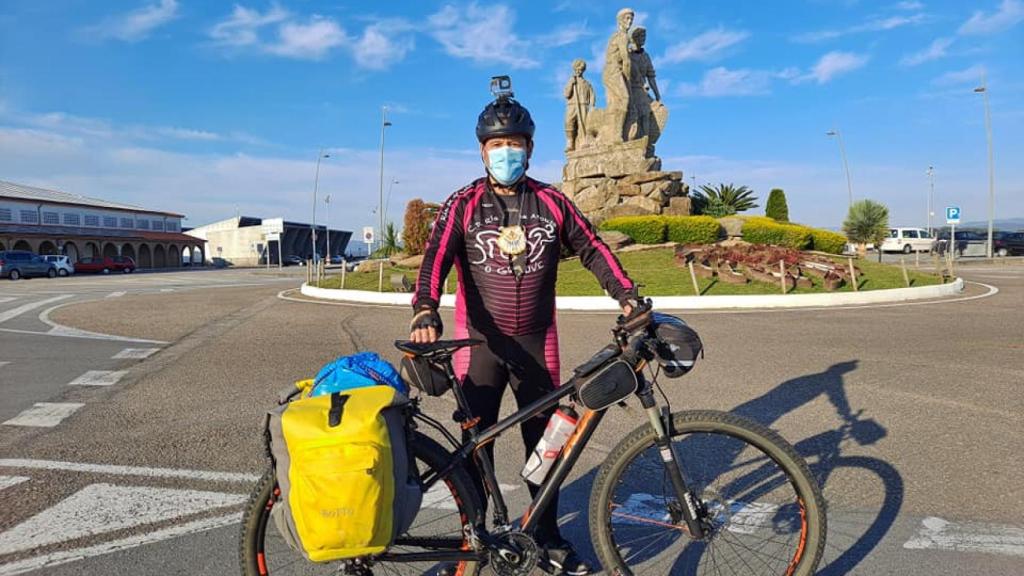 Pichi en su salida desde O Grove para el reto solidario.