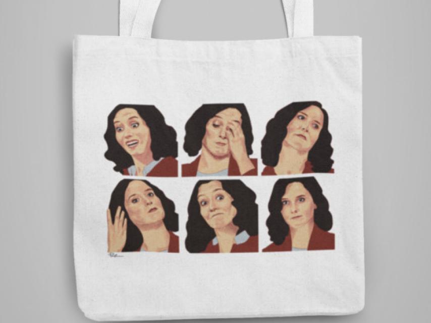 Bolsa con seis caras de la presidenta.