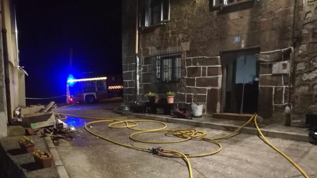 Un incendio de una vivienda en Burgos./ Archivo