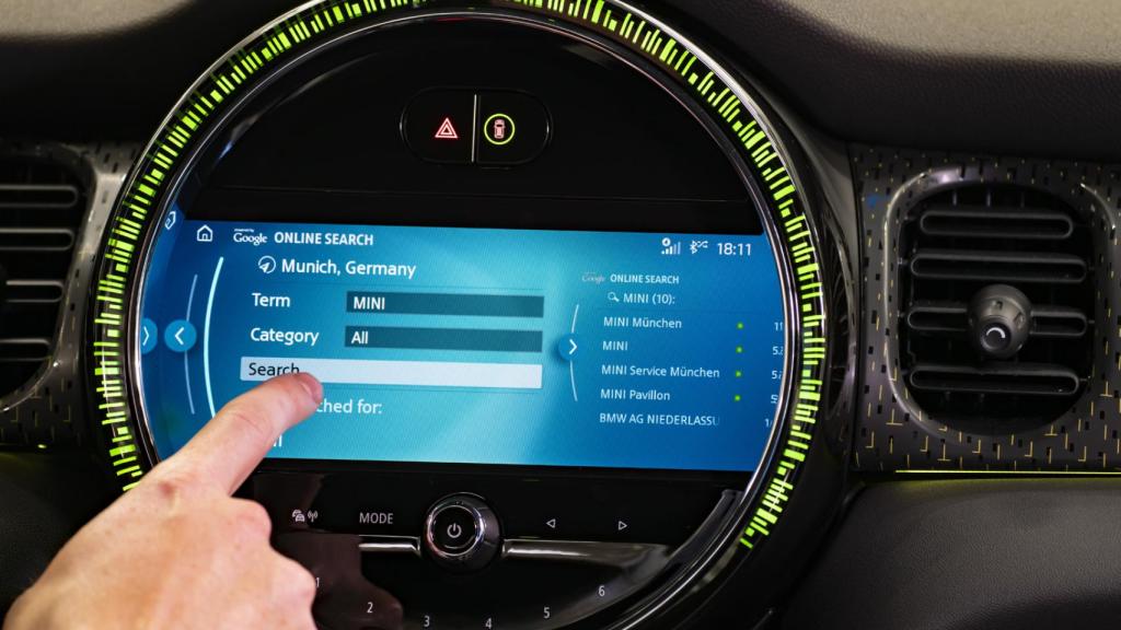 Pantalla de 8,8 pulgadas en el centro del habitáculo.