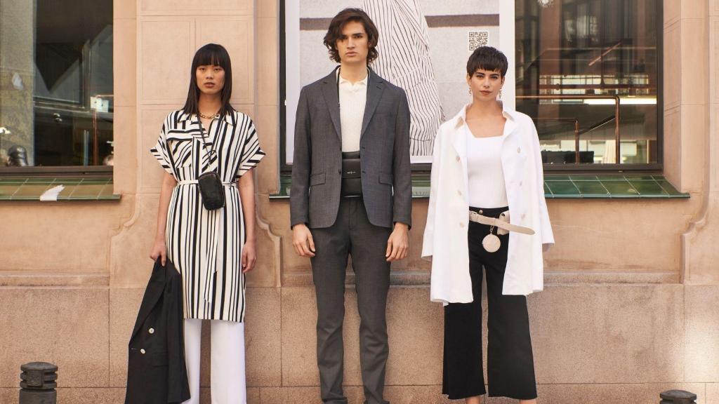 Roberto Verino transforma las calles en pasarelas para presentar su colección.