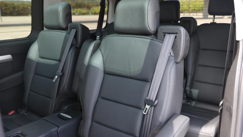 Segunda fila de asientos.