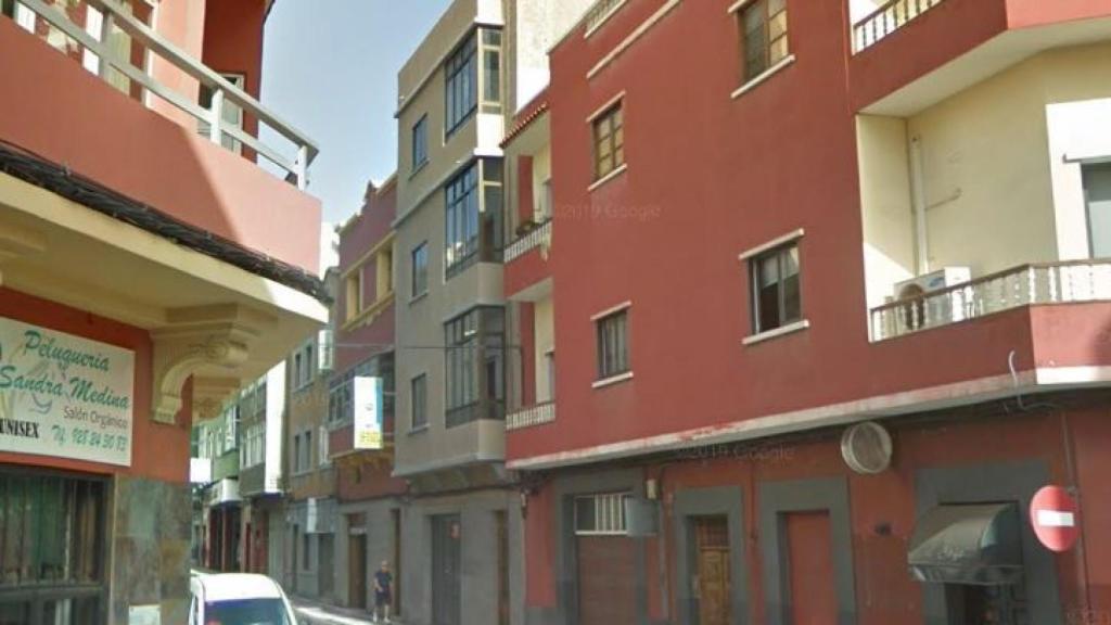 El número 34 de la calle Pérez de Toro, donde ocurrieron los hechos.