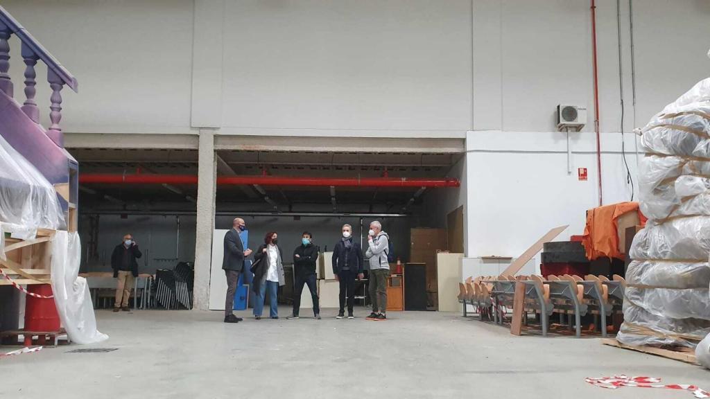 Marzà, en su visita a las naves de Distrito Digital junto a Pérez Pont y Castells.