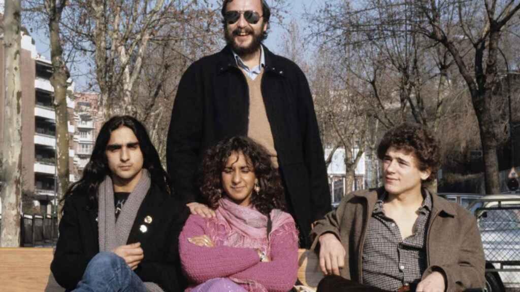 Eloy de la Iglesia con los protagonistas de Colegas, los hermanos Flores y Manzano.