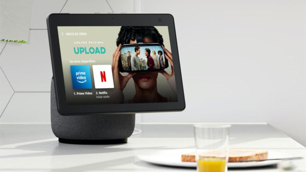 El nuevo Echo Show 10 ya a la venta: su pantalla te seguirá por la habitación