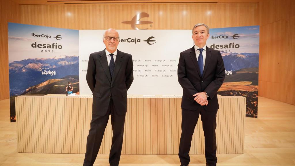 José Luis Aguirre, presidente de Ibercaja Banco, junto a Víctor Iglesias, consejero delegado de la entidad, durante la presentación de su plan estratégico 2021-2023.
