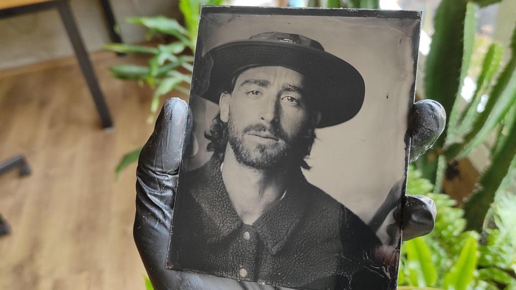 Lab On Wheels, la fotografía y el revelado artesanal llega a A Coruña