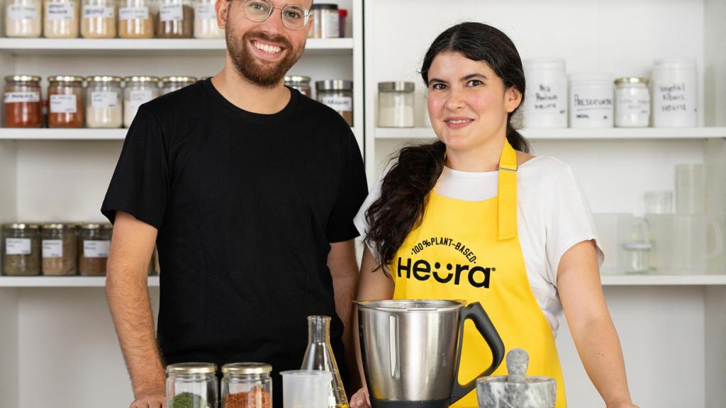 Lorena Salcedo, directora de Desarrollo de Nuevos Productos, junto a Marc Coloma, CEO y cofundador.