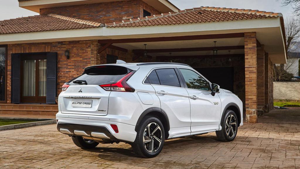 Este coche se caracteriza por su sistema híbrido enchufable y su precio competitivo.