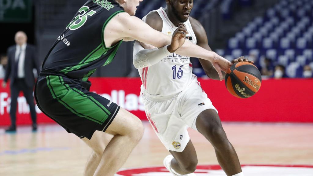 Garuba inicia una penetración frente al Joventut